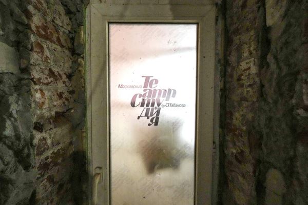 Последний дубль: в Москве простились с легендарным актером дубляжа Алексеем Золотницким