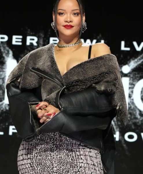 Стильная альтернатива леопарду: как носить змеиный принт осенью