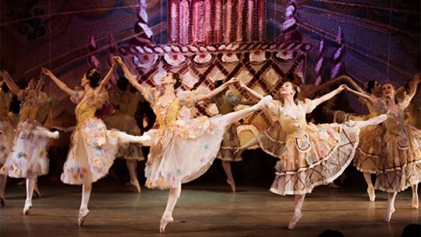 Не прощелкать: в Москве опять сметают билеты на главный новогодний балет