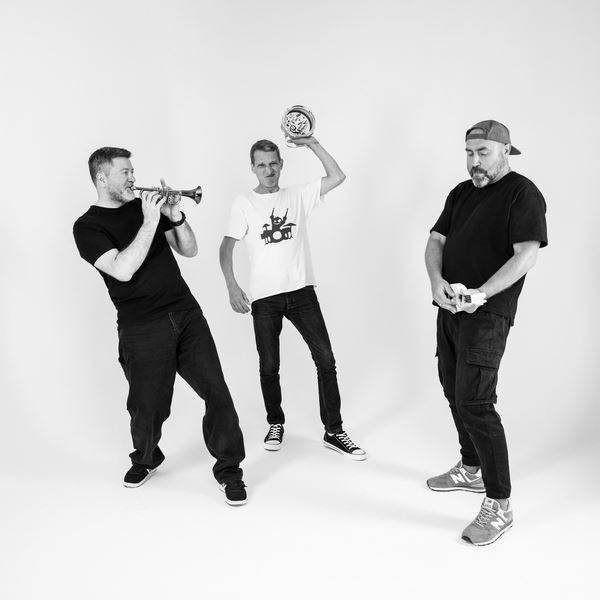 «Рады всем: и тем, кто танцует, и тем, кто тихо стоит в сторонке». Невестина и L!ME на фестивале «Матвеев Сад & Друзья»