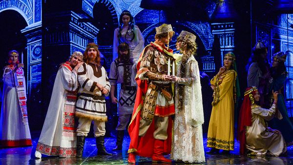 Поп-подмостки: дебют Сергея Жукова в Губернском, Розенбаум в Театре Армии