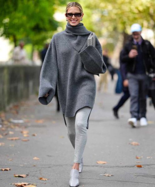 Утепляемся стильно: какие свитеры в моде осенью 2025