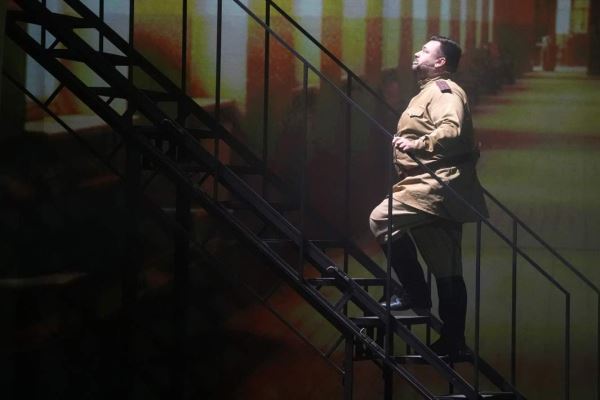 Потому что есть Сережка: Жуков дебютировал в Губернском театре