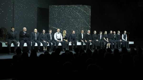 Взят с экрана: про жизнь Олега Табакова сделали спектакль в МХТ