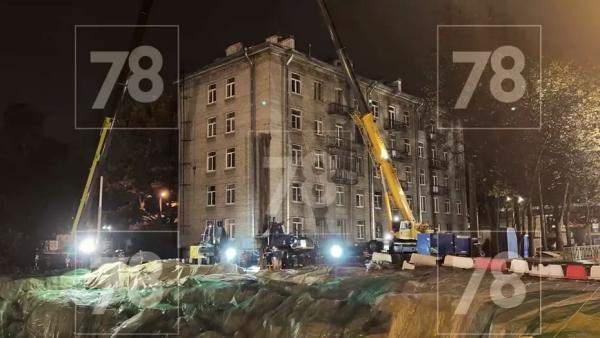 Жители Петербурга, эвакуированные из-за оседания грунта, пока не вернулись в свои дома