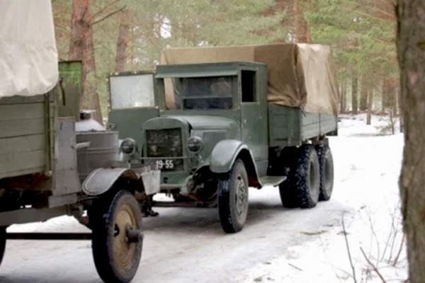 «Шпионы, погони, государственные секреты — это просто интересно»