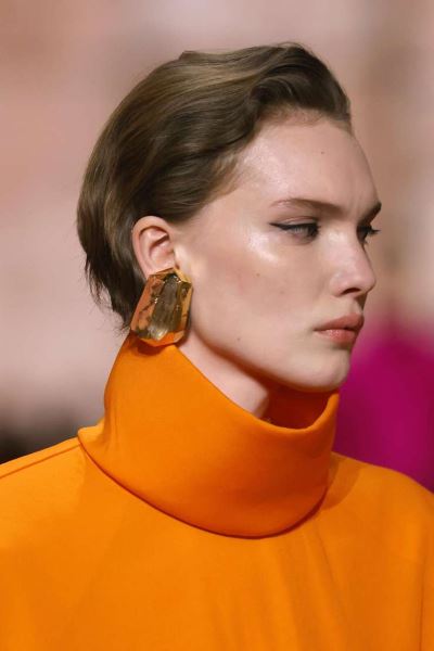 Жемчуг, ассиметрия, цепи XXL: разбираем ювелирные тренды сезона