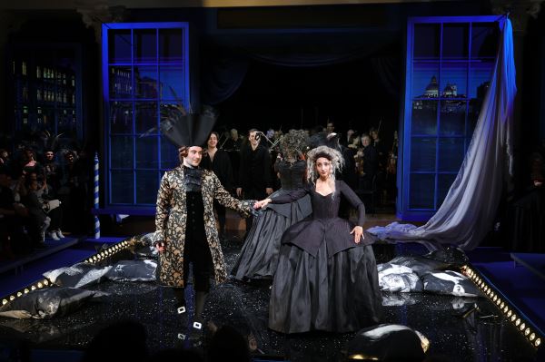 С маски спрошено: в «Геликоне» поставили оперу о губительной страсти