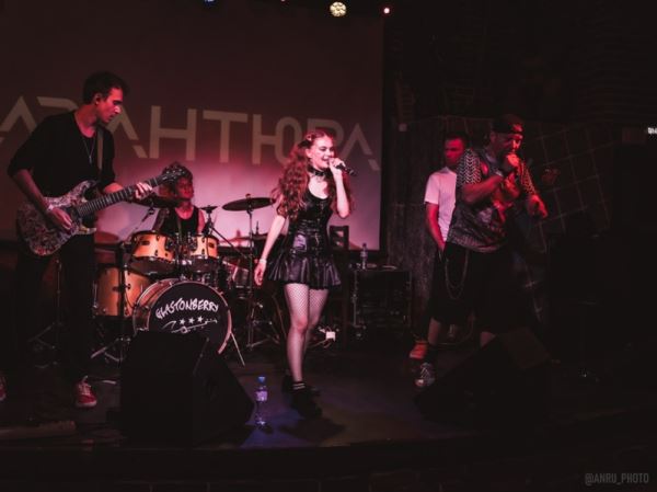 «Не как одна длинная песня»: группа «АВАНТЮРА» выпустила альбом «К звёздам»