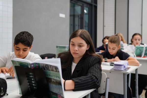 «Когда нация вырывает из своего культурного контекста мировые имена, она обедняет себя»