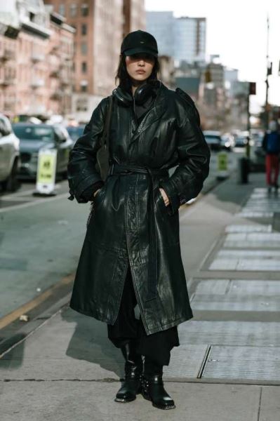 Мне нужна твоя одежда и мотоцикл: как носить осенью байкерские ботинки или сапоги