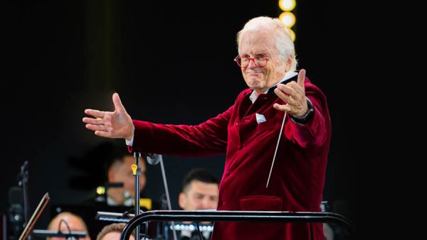 Полцарства — в передачу: «Игра престолов» в РАМТ и «Алиса в Стране Чудес»