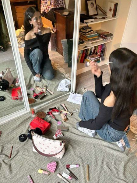 Модный тренд или становление личности: почему подростки выбирают эстетику Messy girl