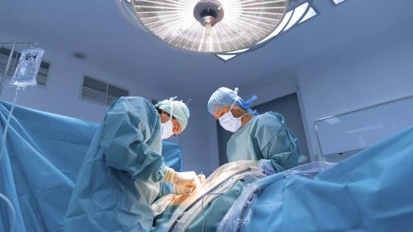 В Чувашии врачи спасли мужчину, упавшего в погреб на 25-сантиметровую трубу