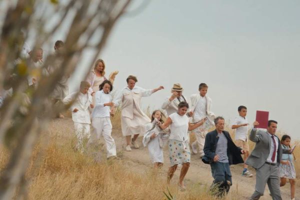 «Паромщик» как чудо: фильм объединил Кустурицу, «Любовь и голуби» и «Свадьбу в Малиновке»