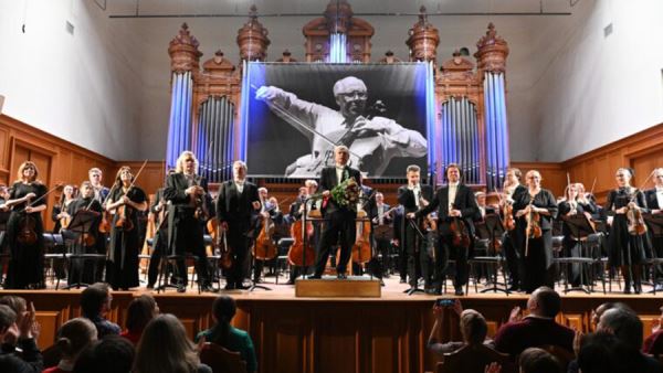 Полцарства — в передачу: «Игра престолов» в РАМТ и «Алиса в Стране Чудес»