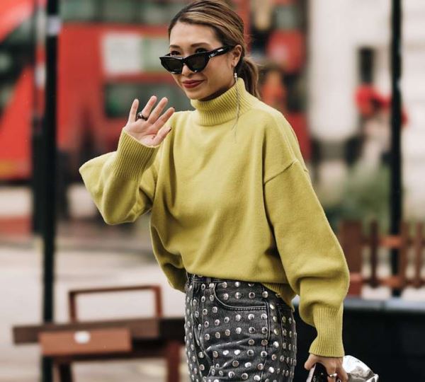 Утепляемся стильно: какие свитеры в моде осенью 2025