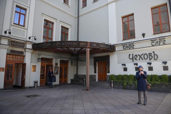 «Шпионы, погони, государственные секреты — это просто интересно»