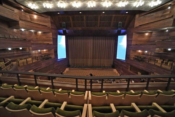 «Шпионы, погони, государственные секреты — это просто интересно»