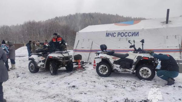 Спасатели Красноярска возобновили поиски пропавшей семьи