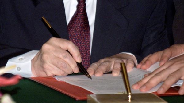 В Омске спустя 4 года расторгли контракт с подрядчиком ремонта ТЮЗа