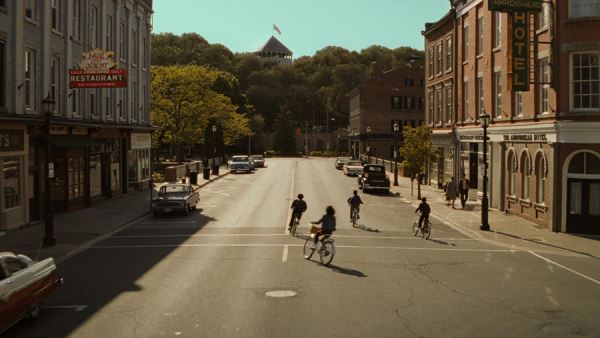 А «Оно» — есть: Билл Скарсгард снова стал клоуном Пеннивайзом