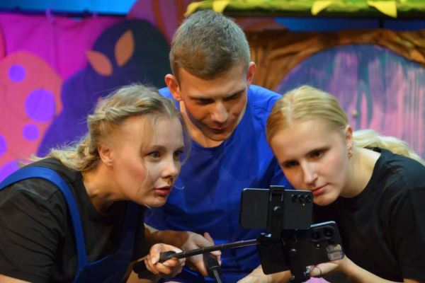 Слово сцены: чем живут театры и творческие коллективы новых российских регионов