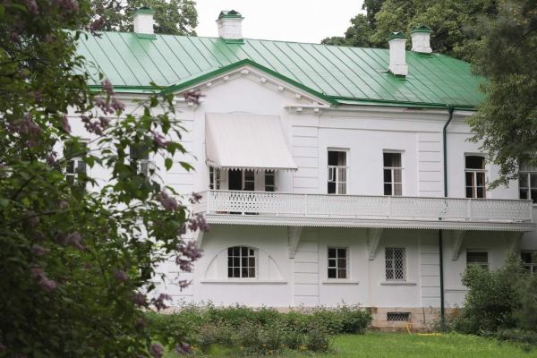 «Когда нация вырывает из своего культурного контекста мировые имена, она обедняет себя»