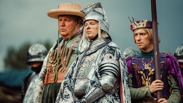 Да в них намек: за зрителя поборются сразу три сказки