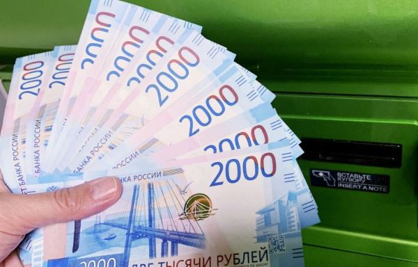 «Из этого можно сделать вывод, что уборщицы – невероятно высокооплачиваемые специалисты»: Делягин о средней зарплате