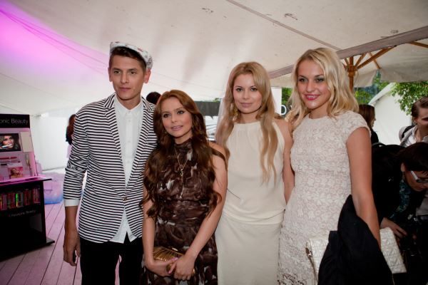 Дальше гламура: почему ностальгия по лихим девяностым проиграла шику нулевых