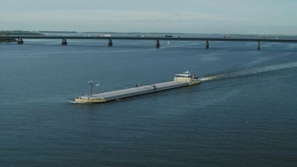 На грузовое судно впервые установили солнечную энергосистему