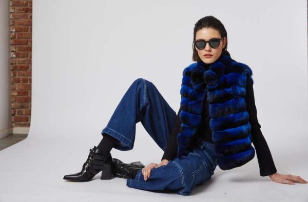 Меховые жилетки опять в тренде: какие выбрать и как носить осенью и зимой