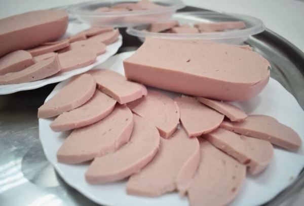 Стоит ли есть магазинную колбасу и что она такое вообще