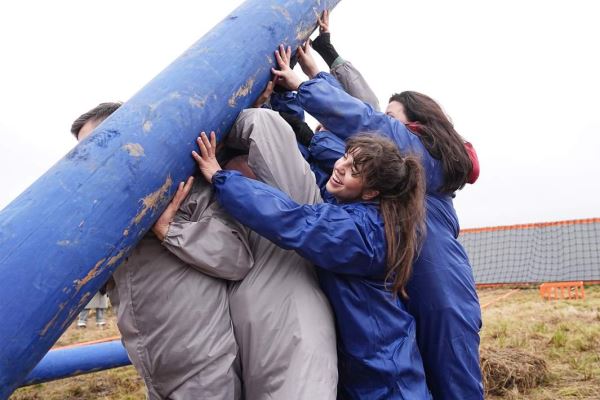 Из грязи — к связи: журналист «Известий» прошел испытания «Победителей»