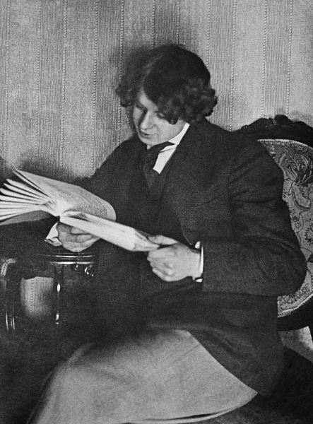 Не такой уж горький: психолог разъяснил губительный анамнез Сергея Есенина