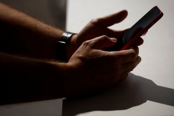 Операторы ограничивают использование российских сим-карт за границей — Baza