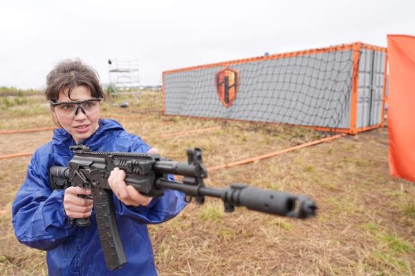 Из грязи — к связи: журналист «Известий» прошел испытания «Победителей»