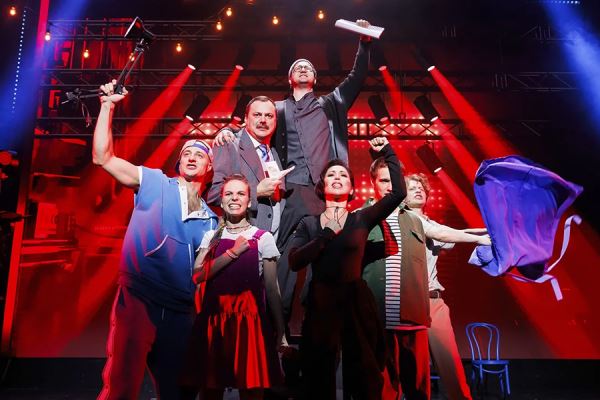 Шоу-контент: железные люди на РЕН ТВ и танцующий Фауст в Театре Образцова