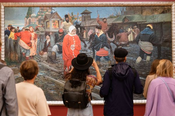 Шоу-контент: железные люди на РЕН ТВ и танцующий Фауст в Театре Образцова