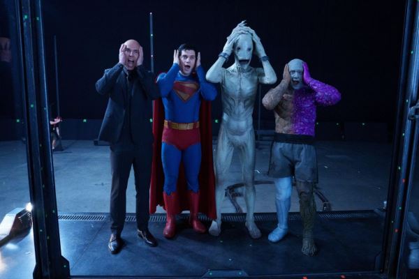 Джеймс Ганн показал фото со съёмок «Супермена» с отсылкой на картину «Крик»