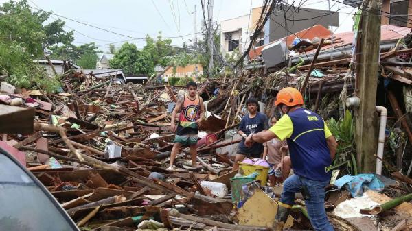 Число погибших при тайфуне "Калмаэги" на Филиппинах выросло до 188 человек