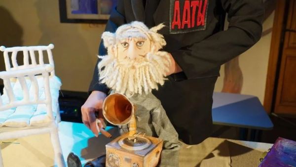 Хабаровский театр кукол покажет неожиданного Толстого